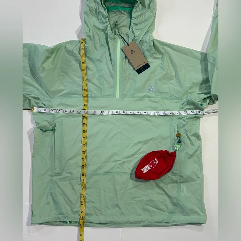 Size S Small Nike ACG 